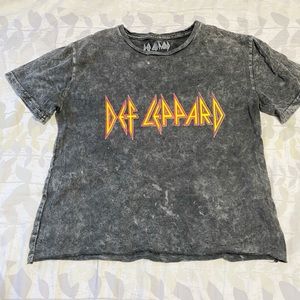 Def Leppard shirt